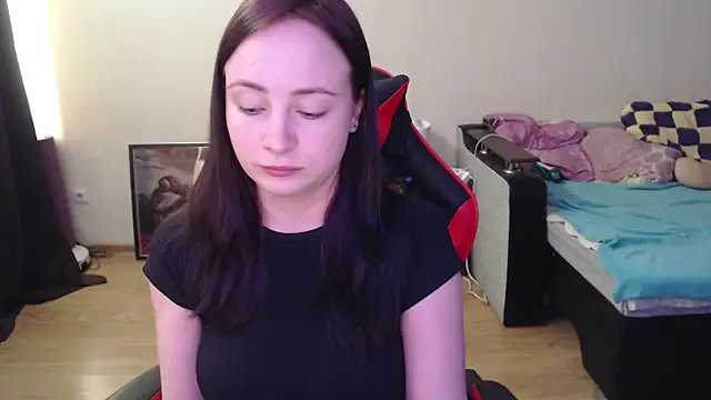 Laralianna online show from April 22, 1:51 pm