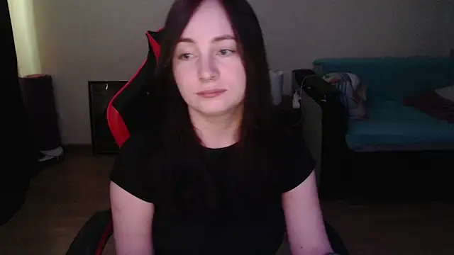 Laralianna online show from April 3, 12:00 pm