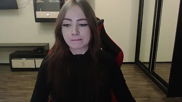 Snapshot of Laralianna chatting on January 4, 10:34 pm Laralianna online show from January 4, 10:34 pm