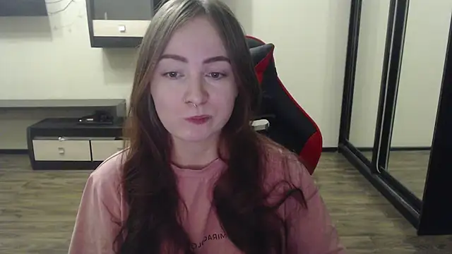 Snapshot of Laralianna chatting on February 8, 6:11 pm Laralianna online show from February 8, 6:11 pm