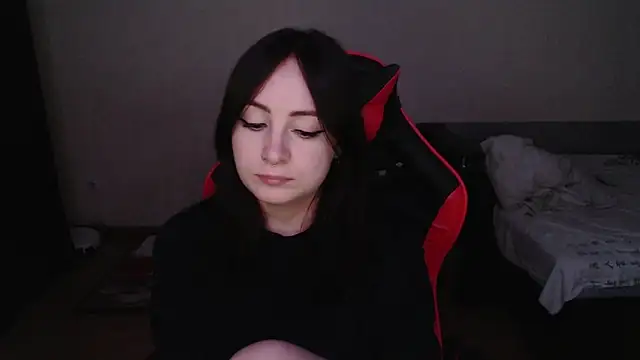 Snapshot of Laralianna chatting on November 10, 12:26 am Laralianna online show from November 10, 12:26 am