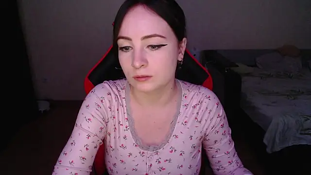 Snapshot of Laralianna chatting on November 2, 4:12 pm Laralianna online show from November 2, 4:12 pm