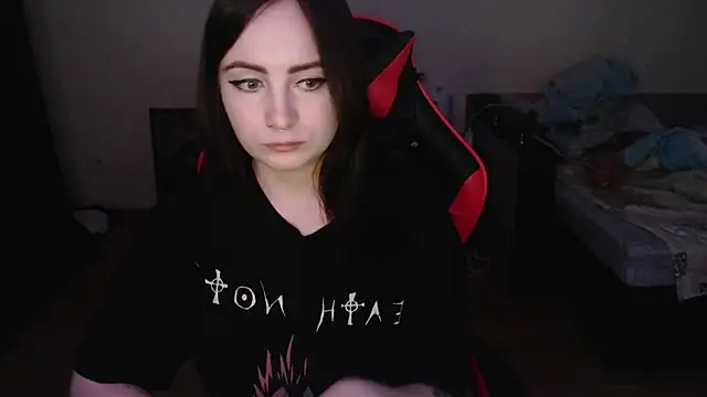 Snapshot of Laralianna chatting on December 17, 4:23 pm Laralianna online show from December 17, 4:23 pm