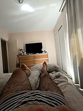 Snapshot of MysterBearMG chatting on February 8, 4:26 pm MysterBearMG online show from February 8, 4:26 pm