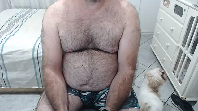 Snapshot of MysterBearMG chatting on March 4, 11:45 pm MysterBearMG online show from March 4, 11:45 pm