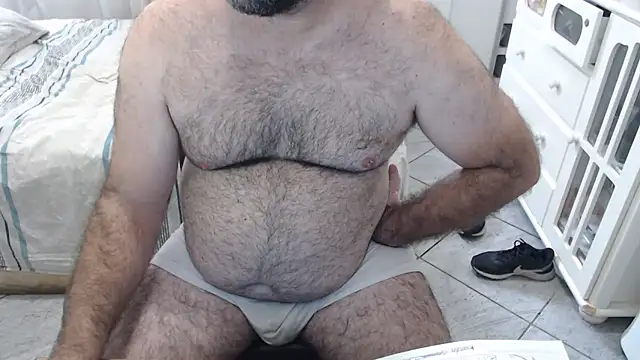 Snapshot of MysterBearMG chatting on February 21, 6:43 pm MysterBearMG online show from February 21, 6:43 pm