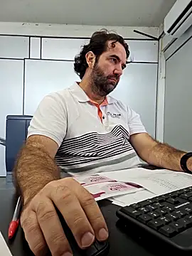 Snapshot of MysterBearMG chatting on February 13, 1:11 pm MysterBearMG online show from February 13, 1:11 pm