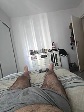 Snapshot of MysterBearMG chatting on February 15, 11:53 am MysterBearMG online show from February 15, 11:53 am