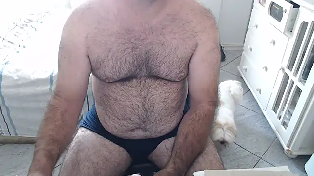 Snapshot of MysterBearMG chatting on February 28, 4:17 pm MysterBearMG online show from February 28, 4:17 pm