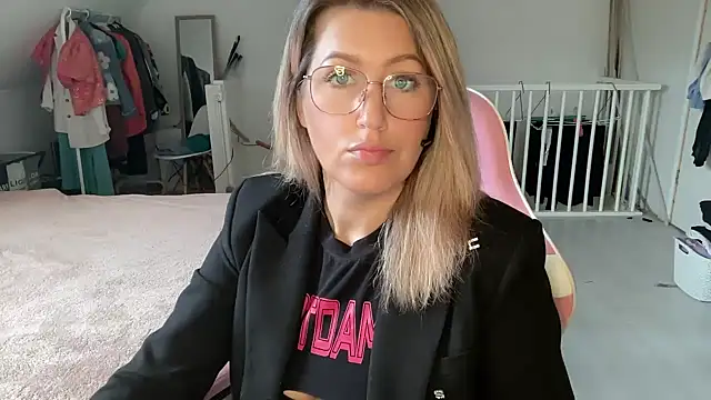 TessToy online show from November 6, 8:29 am