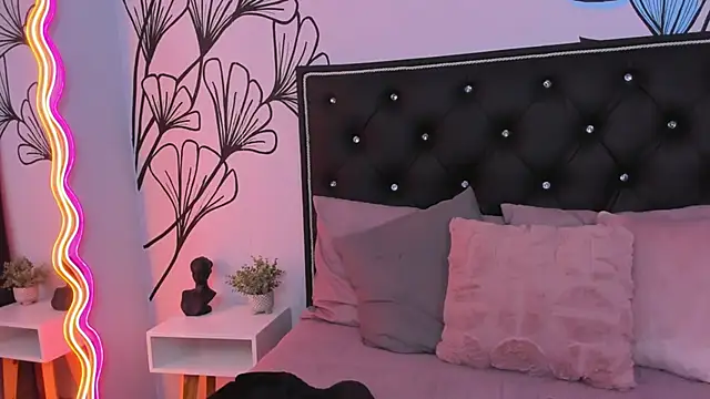 Snapshot of Sweet_Ariadna_ chatting on July 1, 12:27 pm Sweet Ariadna online show from July 1, 12:27 pm