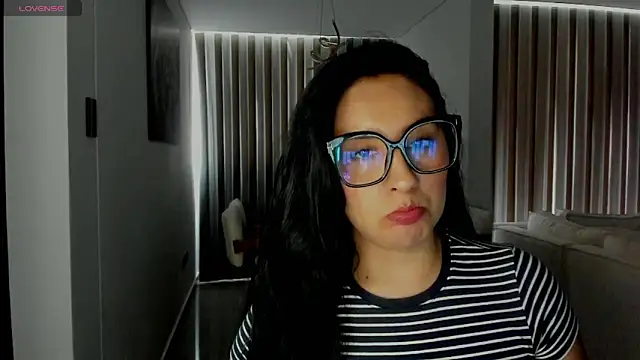 Snapshot of AnushaKumari chatting on December 17, 5:29 pm AnushaKumari online show from December 17, 5:29 pm