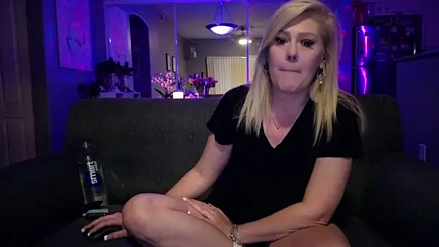 Lexi Shocker online show from November 6, 4:05 am