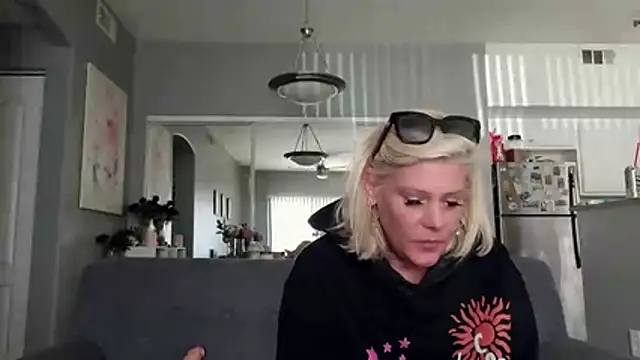 Lexi Shocker online show from March 4, 9:22 pm