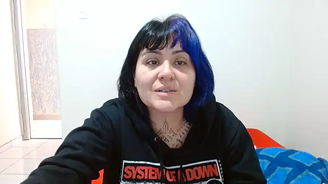 Snapshot of vaholiver chatting on June 21, 4:02 pm vaholiver online show from June 21, 4:02 pm