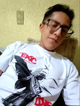 KevinCrz online show from October 18, 11:07 pm