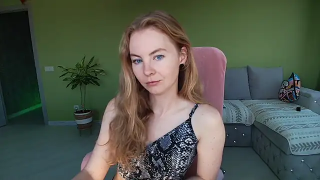 Snapshot of Cuddle_Cat chatting on June 22, 4:53 am Cuddle Cat online show from June 22, 4:53 am