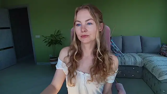 Snapshot of Cuddle_Cat chatting on July 2, 5:13 am Cuddle Cat online show from July 2, 5:13 am