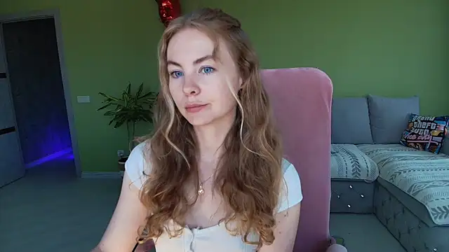 Snapshot of Cuddle_Cat chatting on June 10, 6:03 am Cuddle Cat online show from June 10, 6:03 am