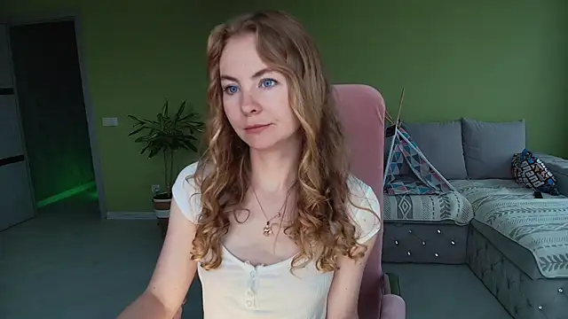 Snapshot of Cuddle_Cat chatting on June 15, 5:51 am Cuddle Cat online show from June 15, 5:51 am