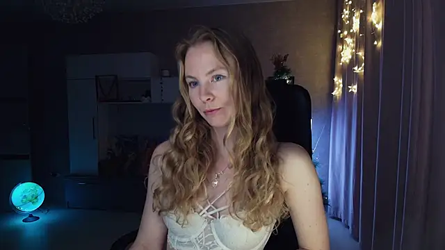 Cuddle Cat online show from December 3, 1:54 pm