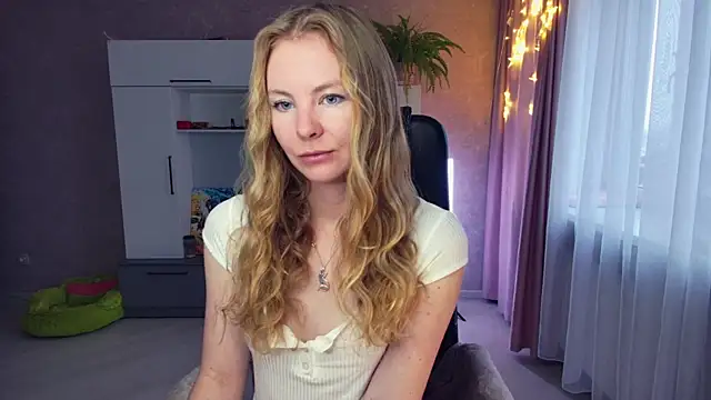 Cuddle Cat online show from November 12, 5:33 am