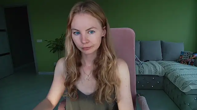 Snapshot of Cuddle_Cat chatting on July 8, 5:08 am Cuddle Cat online show from July 8, 5:08 am