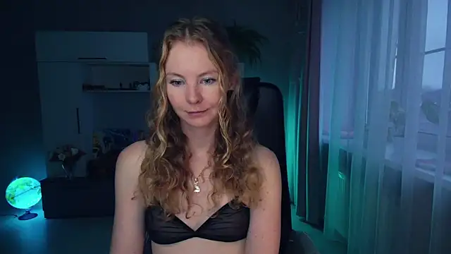 Cuddle Cat online show from November 16, 5:23 am