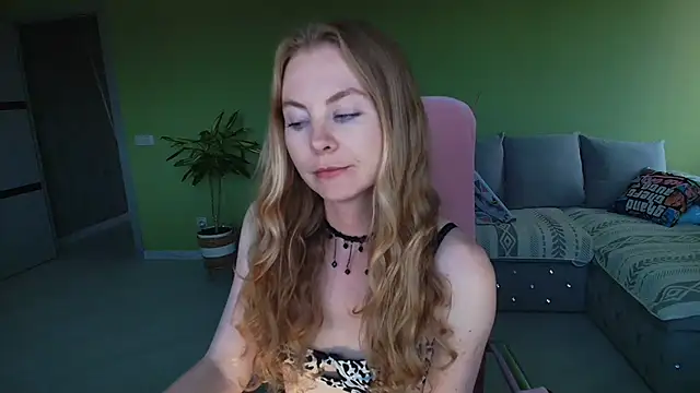 Snapshot of Cuddle_Cat chatting on July 1, 1:55 pm Cuddle Cat online show from July 1, 1:55 pm