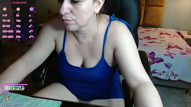 Barbiegomez online show from March 19, 3:41 am