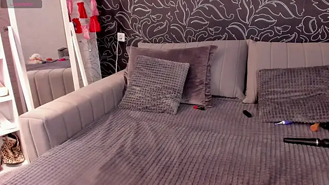 Snapshot of Jullia_Moor chatting on March 5, 4:34 am Jullia Moor online show from March 5, 4:34 am