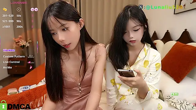 Snapshot of Luna520 chatting on October 9, 12:06 pm Luna520 online show from October 9, 12:06 pm