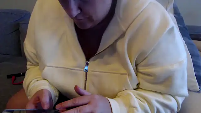 Snapshot of sweeti_Em chatting on July 2, 6:25 pm sweeti Em online show from July 2, 6:25 pm