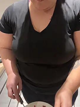 sweeti Em online show from March 20, 5:58 pm