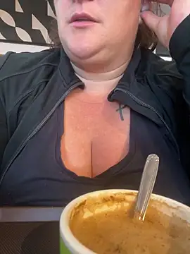 Snapshot of sweeti_Em chatting on September 30, 3:07 pm sweeti Em online show from September 30, 3:07 pm