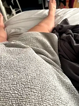 Snapshot of sweeti_Em chatting on November 29, 9:42 am sweeti Em online show from November 29, 9:42 am