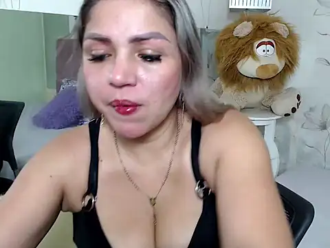 Snapshot of cum_bigass chatting on March 7, 12:12 pm cum bigass online show from March 7, 12:12 pm