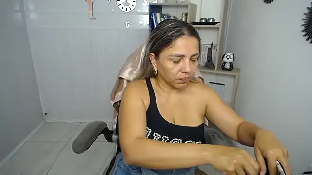 Snapshot of cum_bigass chatting on May 29, 12:22 pm cum bigass online show from May 29, 12:22 pm