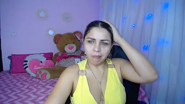 Snapshot of cum_bigass chatting on March 21, 12:06 pm cum bigass online show from March 21, 12:06 pm