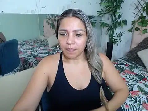 Snapshot of cum_bigass chatting on May 9, 12:19 pm cum bigass online show from May 9, 12:19 pm
