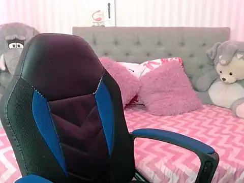 Snapshot of cum_bigass chatting on February 24, 6:36 pm cum bigass online show from February 24, 6:36 pm