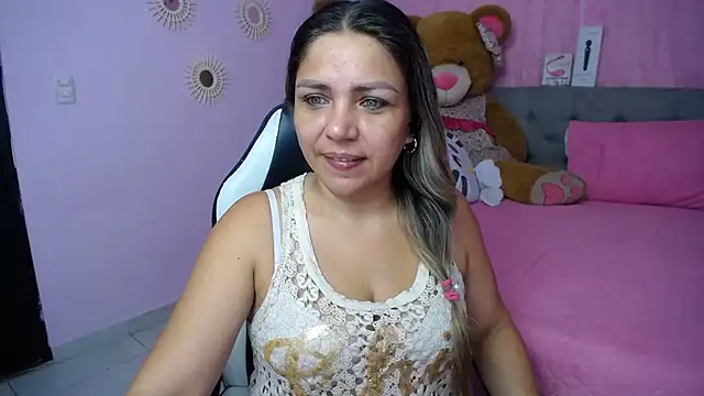 Snapshot of cum_bigass chatting on October 30, 12:25 pm cum bigass online show from October 30, 12:25 pm