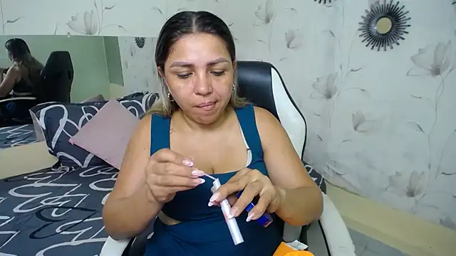 Snapshot of cum_bigass chatting on October 4, 12:07 pm cum bigass online show from October 4, 12:07 pm