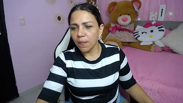 Snapshot of cum_bigass chatting on November 4, 11:58 am cum bigass online show from November 4, 11:58 am