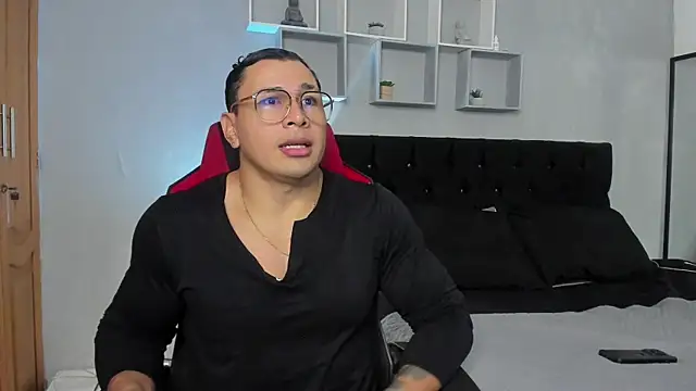 tyler hank01 online show from December 2, 2:34 am