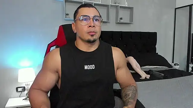 tyler hank01 online show from November 1, 10:03 pm