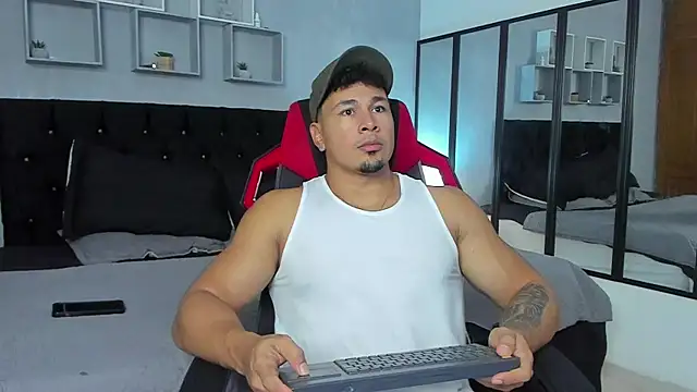 tyler hank01 online show from October 30, 6:16 pm