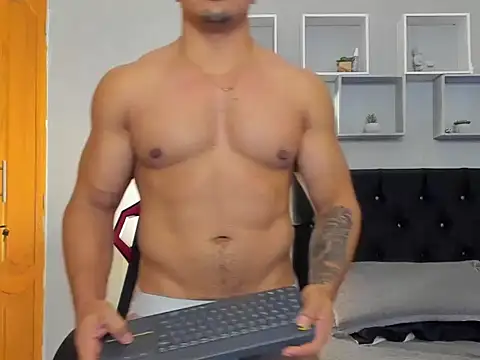 tyler hank01 online show from May 20, 11:29 am
