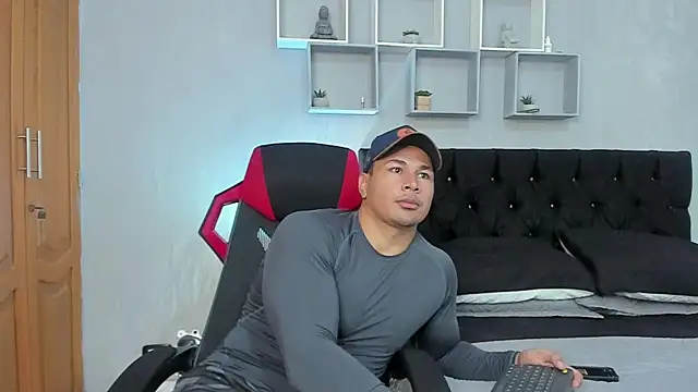 tyler hank01 online show from November 23, 2:05 pm