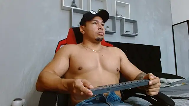 tyler hank01 online show from May 29, 11:49 am